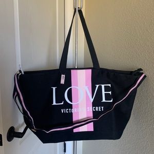 NWT Victoria’s Secret zipper tote